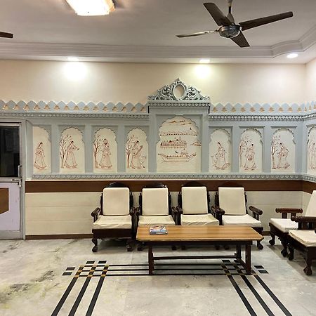 Hotel Damanis Удайпур Екстериор снимка