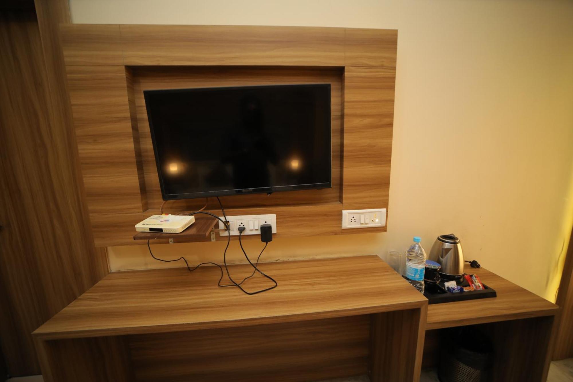 Hotel Damanis Удайпур Екстериор снимка