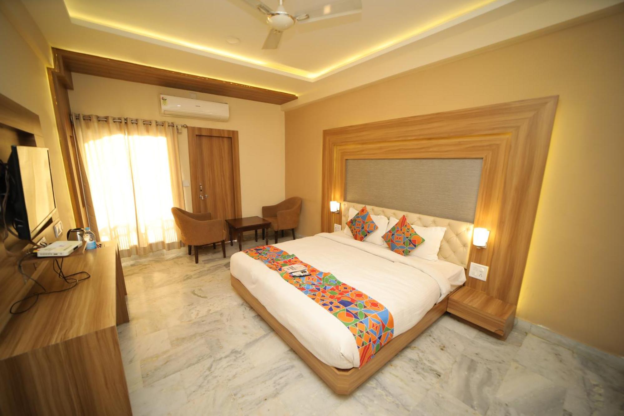 Hotel Damanis Удайпур Екстериор снимка