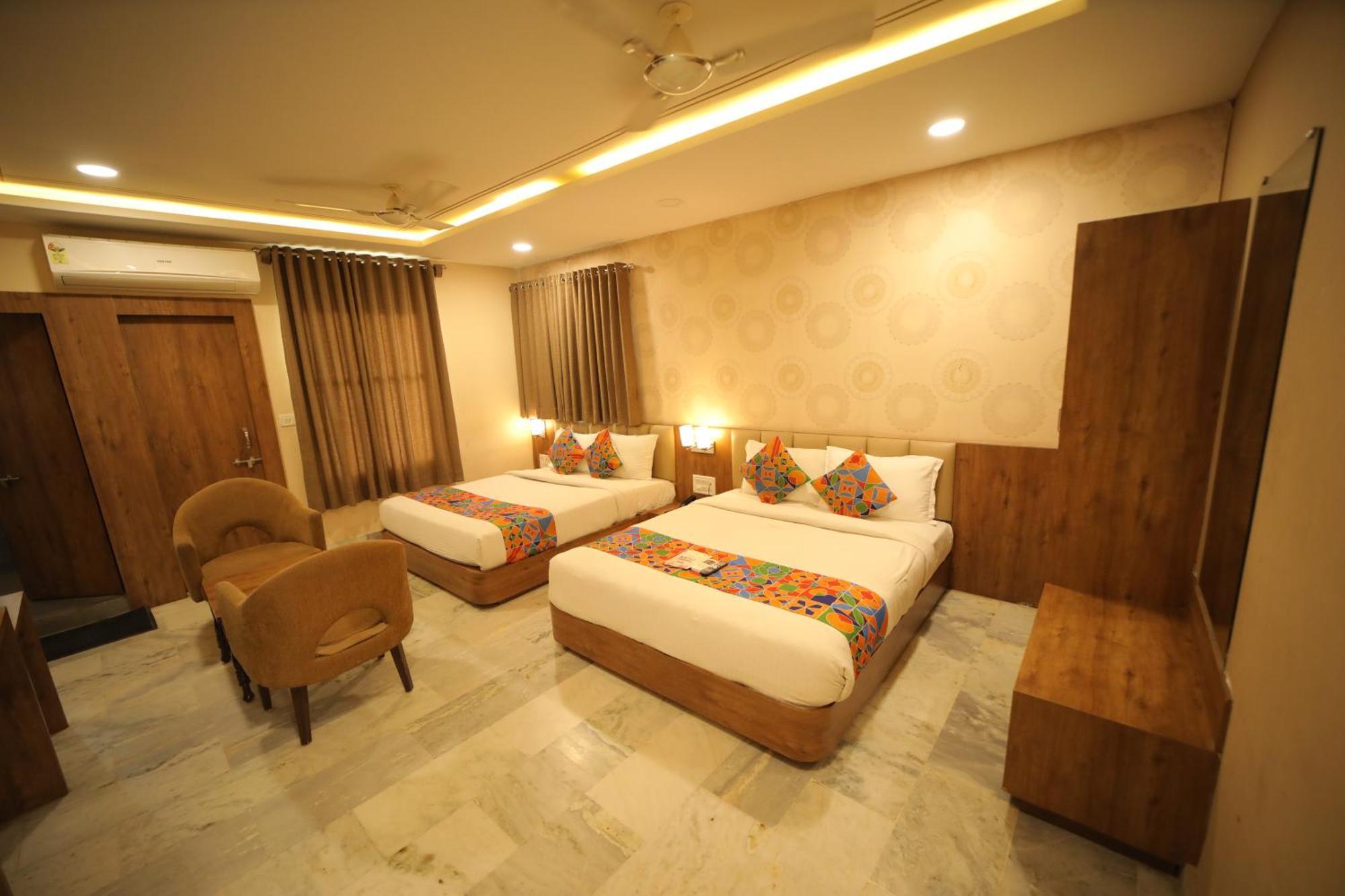 Hotel Damanis Удайпур Екстериор снимка