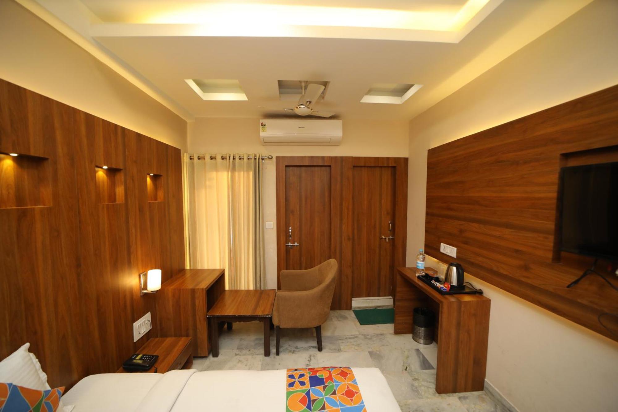 Hotel Damanis Удайпур Екстериор снимка