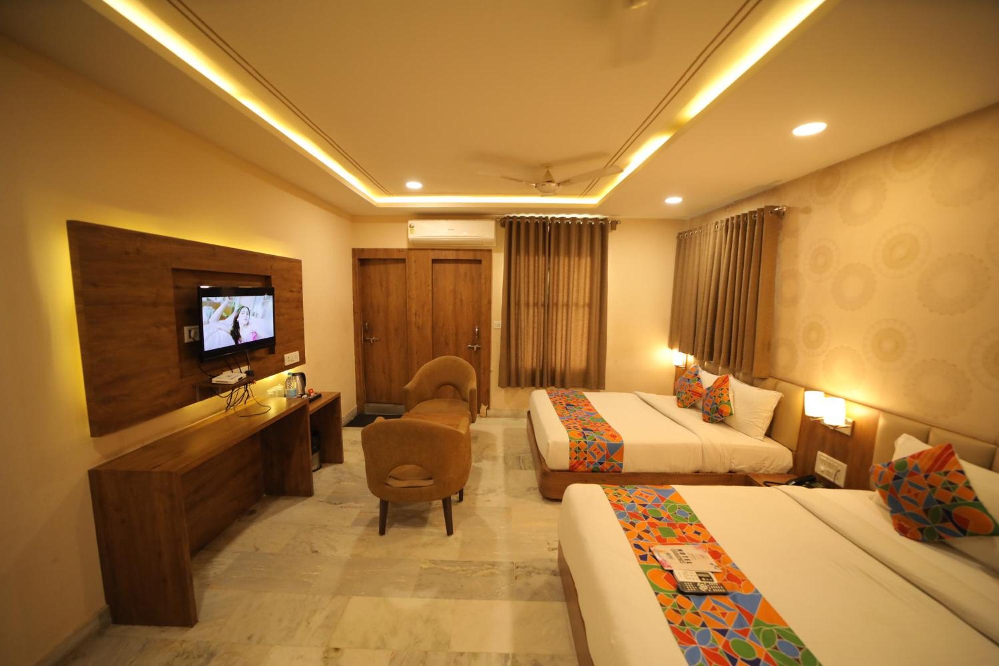Hotel Damanis Удайпур Екстериор снимка