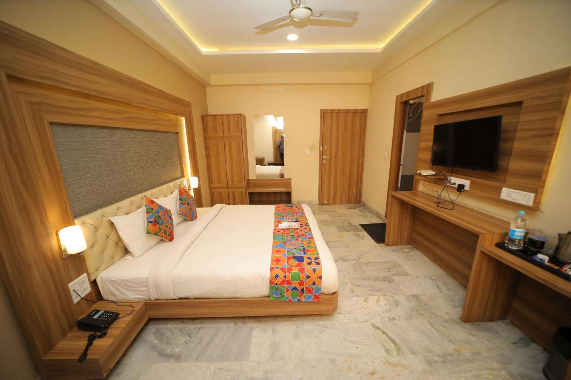 Hotel Damanis Удайпур Екстериор снимка