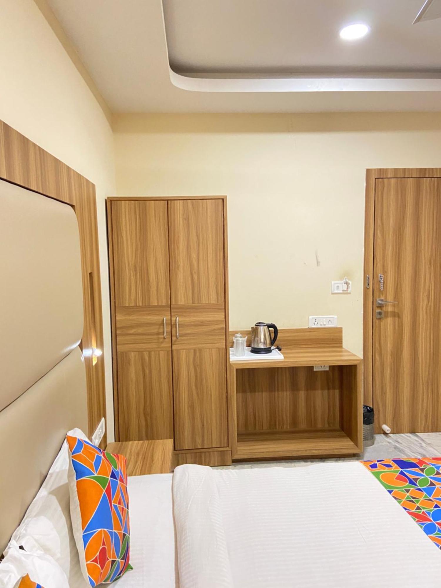 Hotel Damanis Удайпур Екстериор снимка