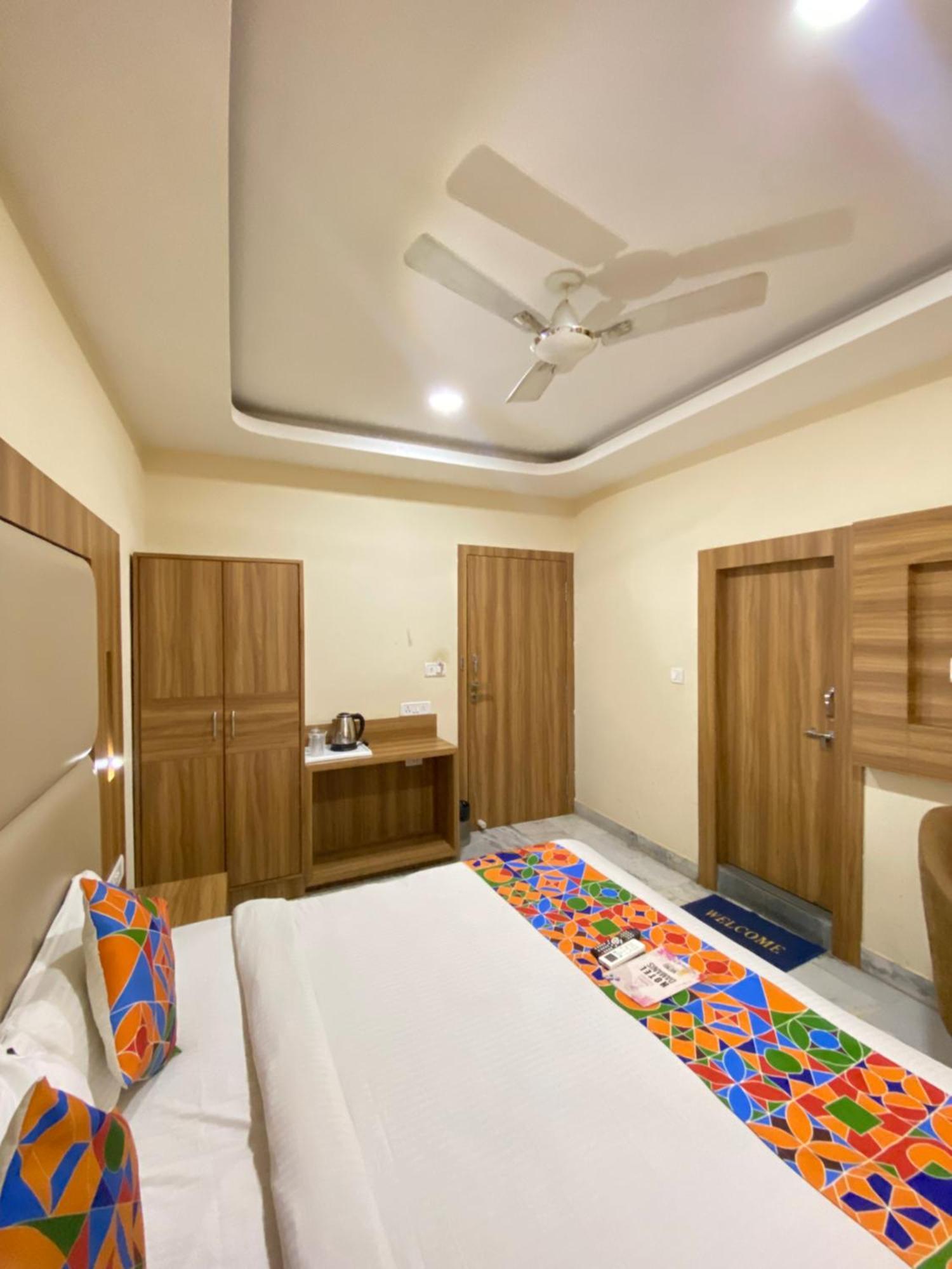 Hotel Damanis Удайпур Екстериор снимка
