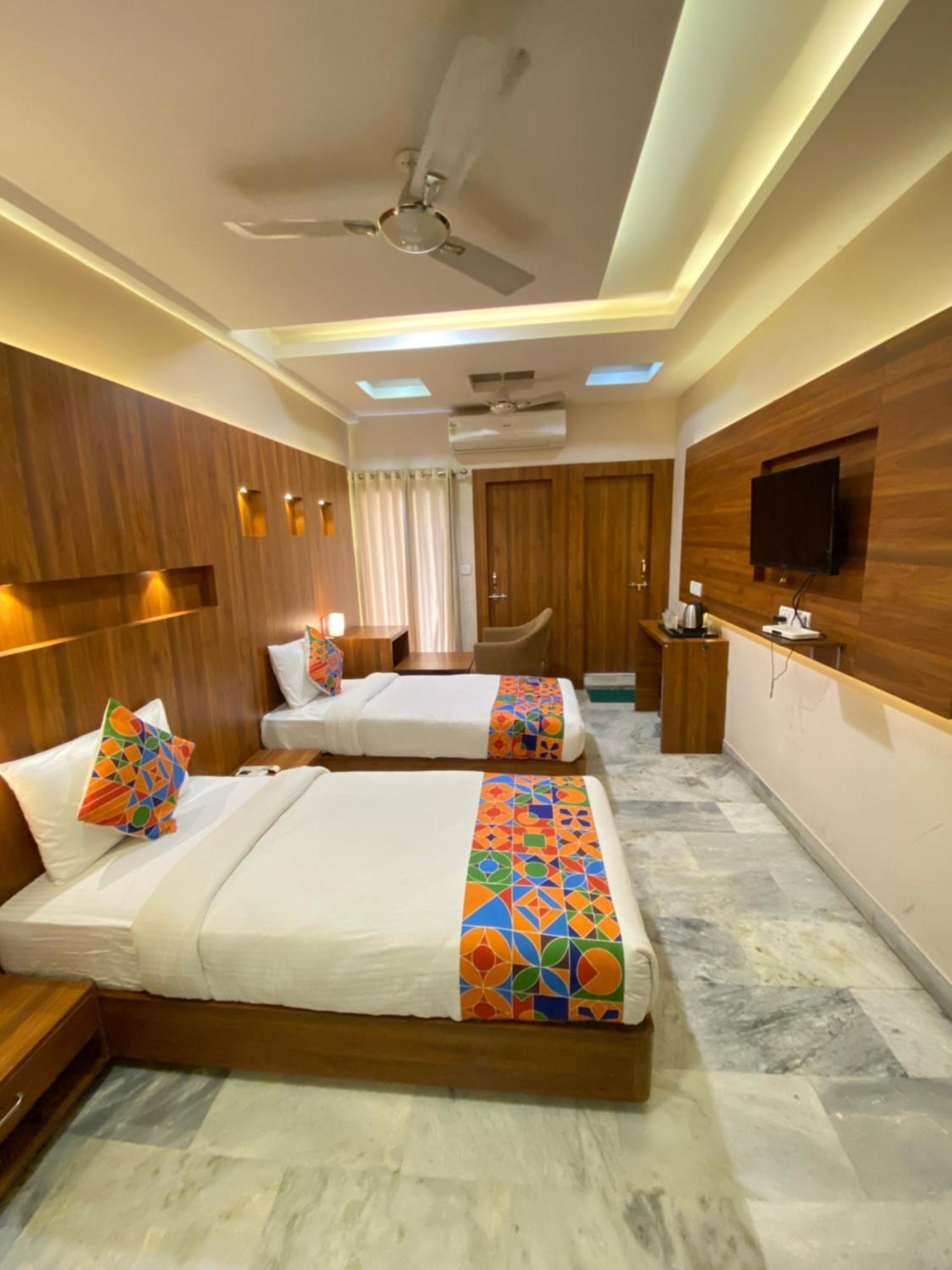 Hotel Damanis Удайпур Екстериор снимка