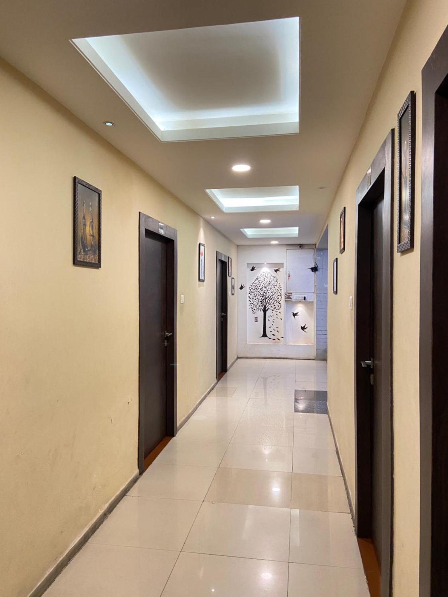 Hotel Damanis Удайпур Екстериор снимка