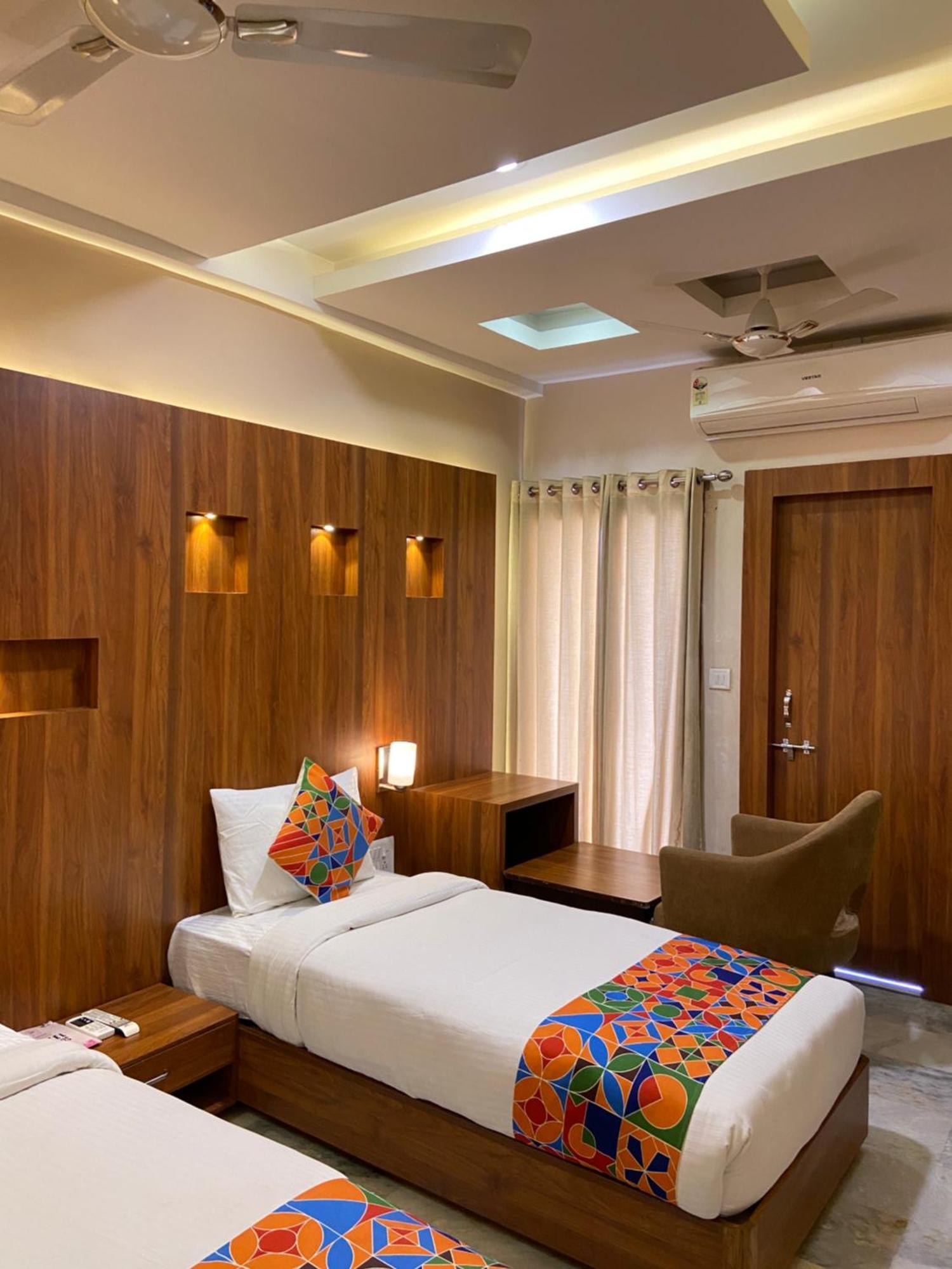 Hotel Damanis Удайпур Екстериор снимка